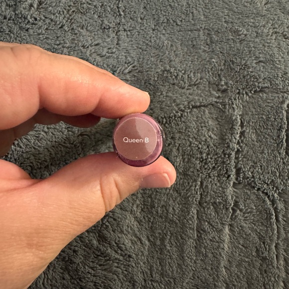 LipSense Queen B Lipstick - Picture 2 of 2